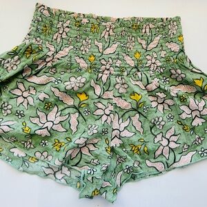 Aerie Green Floral Smocked Waist Boho Flowy Shorts Size Medium